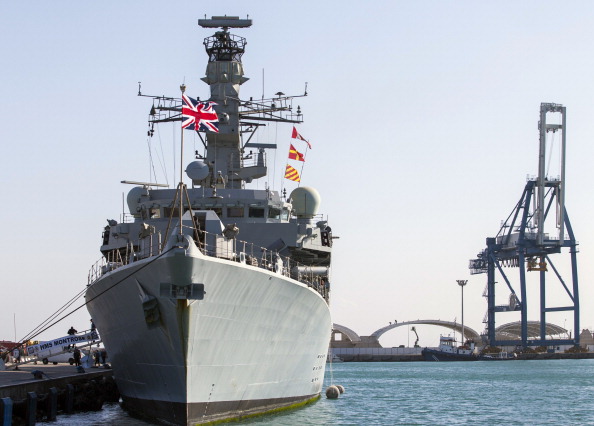 -Le navire de guerre britannique HMS Montrose amarré dans le port chypriote de Limassol le 3 février 2014. Le navire de la Royal Navy contribuera à la protection des navires commerciaux dans le détroit d’Ormuz. Photo credit should read- / AFP via Getty Images.
