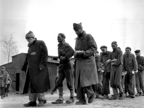 -La construction du camp de Buchenwald a commencé le 15 juillet 1937 et a été libérée par l'armée du général américain Patton le 11 avril 1945. Entre 239 000 et 250 000 personnes ont été emprisonnées dans ce camp. Environ 56 000 sont morts, dont 11 000 juifs. Photo d’archives ERIC SCHWAB / AFP via Getty Images.