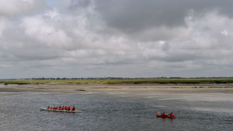 Trois kayakistes chevronnés ont été retrouvés morts dans la baie de Somme. (PHILIPPE HUGUEN/AFP via Getty Images)