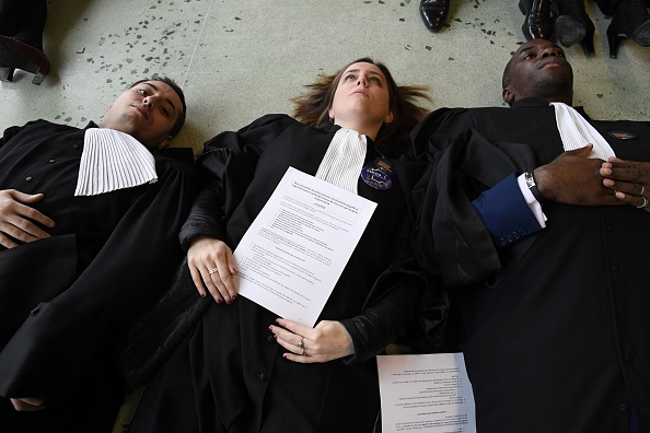 Avocats en grève à Paris.     (Photo : BERTRAND GUAY/AFP via Getty Images)
