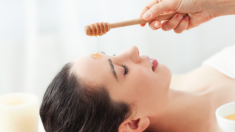 9 façons d’utiliser le miel pour votre peau, vos ongles et vos cheveux