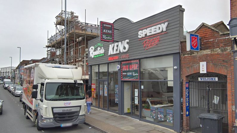 L'enseigne Ken's Kebab House and Speedy Pizza où l'incident a eu lieu, à Portsmouth (Google maps)