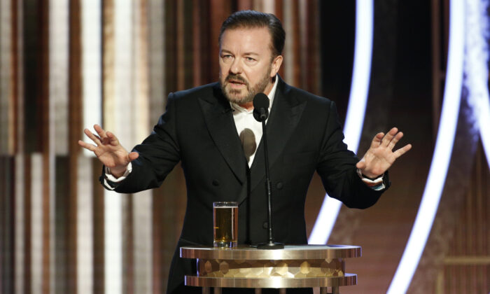 Ricky Gervais parle sur scène lors de la 77e cérémonie des Golden Globe Awards au Beverly Hilton Hotel à Beverly Hills, en Californie, le 5 janvier 2020. (Paul Drinkwater / NBCUniversal Media, LLC via Getty Images)