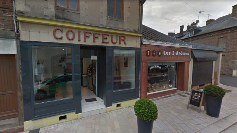 Le plus vieux coiffeur de France est mort dans la nuit du 6 au 7 février, après avoir coiffé ses derniers clients la veille dans son salon de la rue Chantereine à Beaumont-le-Roger. (Capture d'écran/Google Maps)