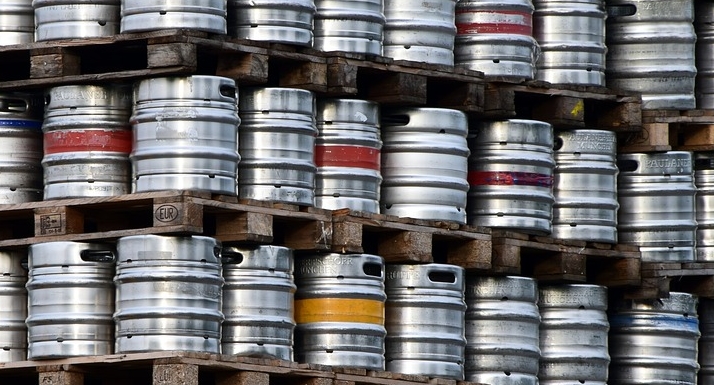 Fûts de bière - Illustration (Pixabay)