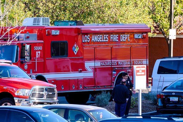 -Le personnel d'incendie enquête après que quatre personnes ont été transportées à l'hôpital avec une exposition possible au fentanyl, dans un hôtel du quartier à Los Angeles, Californie, le 31 décembre 2019. En France, peu connu, le fentanyl commence à faire des ravages. Photo de ROBYN BECK / AFP via Getty Images.