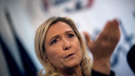 Benjamin Griveaux « irresponsable » selon Marine Le Pen qui s’interroge sur « un coup monté »