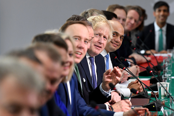 -Le Premier ministre britannique Boris Johnson préside une réunion du cabinet au National Glass Center de l'Université de Sunderland le 31 janvier 2020 à Sunderland, Royaume-Uni. Photo de Paul Ellis - WPA Pool / Getty Images.