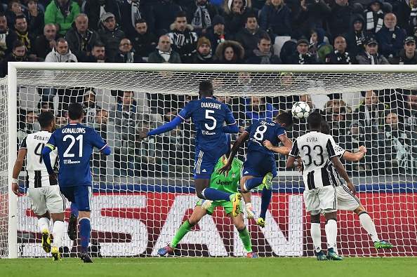 Match de football de la Ligue des champions de l'UEFA Juventus contre l'Olympique Lyonnais le 2 novembre 2016 au stade de la Juventus à Turin.     (Photo : GIUSEPPE CACACE/AFP via Getty Images)