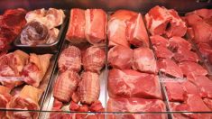 Des supermarchés revendent de la viande achetée à 3,80 euros le kilo aux éleveurs plus de 10 fois plus cher