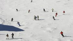 [Vidéo] Dans une station de ski des Pyrénées, la neige arrive en hélicoptère