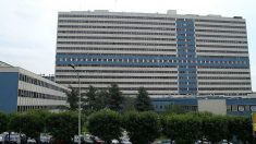 Val-de-Marne : un SOS lumineux géant à l’hôpital Henri-Mondor pour dénoncer la crise de l’hôpital public