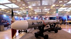L’Iran dévoile un nouveau missile balistique d’une portée de 500 km