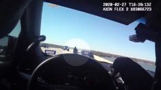 Une vidéo de sa caméra-piéton montre un officier de police en train de sauver une femme qui s’apprête à sauter d’un pont