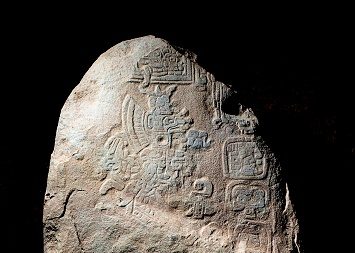 Au Guatemala, une stèle révèle les débuts de l’écriture maya