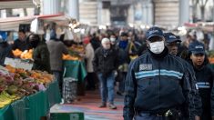 Paris : au marché de Barbès, une « distance sociale » difficile à faire respecter