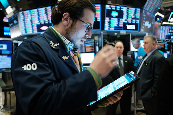 Les traders travaillent sur le parquet de la Bourse de New York (NYSE) le 16 mars 2020 à New York. (Photo : Spencer Platt/Getty Images)