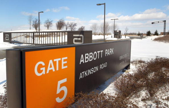 Une entrée au siège des Laboratoires Abbott à Abbott Park, Illinois. (Photo : Tim Boyle/Getty Images)