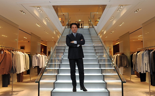 -Axel Dumas, président exécutif du groupe de luxe France Hermès, pose dans la boutique Hermès Faubourg Saint-Honoré à Paris le 20 mars 2014. Photo ERIC PIERMONT / AFP via Getty Images.