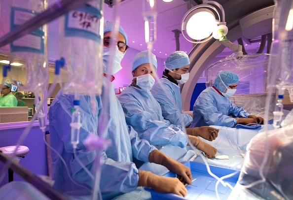 Des internes de médecine réclament un "confinement total et absolu de l'ensemble de la population" face à la crise du coronavirus de Wuhan. (Photo : GERARD JULIEN/AFP via Getty Images)
