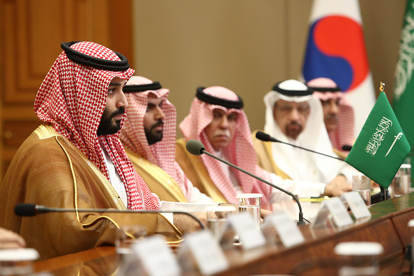-La cour suprême du royaume d’Arabie Saoudite sous la supervision du roi Salmane et du prince héritier Mohammed ben Salmane a mis fin à la peine de flagellation. Photo de Chung Sung-Jun / POOL / AFP via Getty Images.