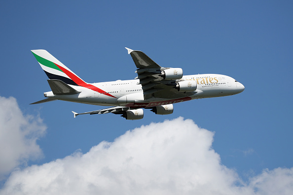 La compagnie Emirates a assuré que les opérations de nettoyage et de désinfection auraient lieu après chaque vol, qui ne transportera pas de passagers lors du retour vers Dubaï. (Photo : Bruce Bennett/Getty Images)