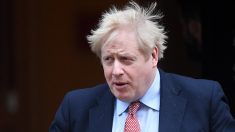 GB: Boris Johnson, atteint de la maladie Covid-19, hospitalisé pour des examens (officiel)