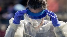 Coronavirus : c’est au tour du CHU de d’Amiens d’équiper ses soignants avec des sacs-poubelles