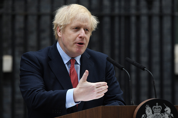 Le Premier ministre Boris Johnson s'exprime à Downing Street alors qu'il retourne au travail après son rétablissement de Covid-19 le 27 avril 2020 à Londres, en Angleterre. (Photo : Chris J Ratcliffe/Getty Images)