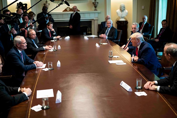 Le président Donald Trump prend la parole lors d'une table ronde avec les PDG du secteur de l'énergie dans une salle de la Maison Blanche, le 3 avril 2020 à Washington, DC. 
 (Photo : Doug Mills-Pool/Getty Images)