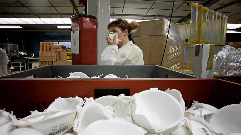 Le site de Plaintel de l’entreprise Honeywell dans les Côtes-d’Armor fabriquait encore des millions de masques jusqu’en 2018, date à laquelle l'usine a fermé ses portes.  (Photo credit should read FRED DUFOUR/AFP via Getty Images)