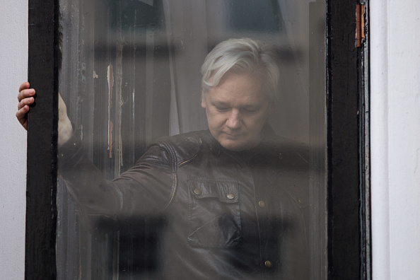 Julian Assange à l'ambassade d'Équateur le 19 mai 2017 à Londres, en Angleterre. (Photo : Jack Taylor/Getty Images)