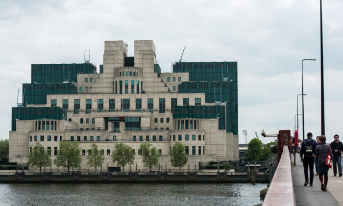 Le bâtiment du MI6 à Vauxhall est le siège du Service secret de renseignement britannique (SIS), à Londres, en Angleterre, le 17 mai 2016. (Chris Ratcliffe/Getty Images)