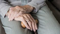Allemagne : une maman centenaire brave le confinement pour voir sa fille