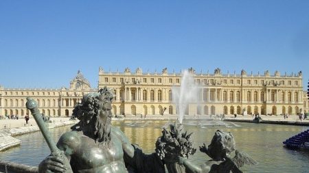 Nouvelle alerte à la bombe au Château de Versailles, évacuation en cours