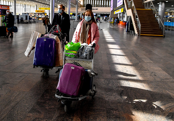 La France n'imposera pas de quarantaine à "toute personne, quelle que soit sa nationalité, en provenance de l'Union européenne, de la zone Schengen ou du Royaume-Uni". (Photo : YURI KADOBNOV/AFP via Getty Images)
