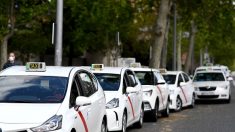 Les taxis volontaires de Madrid, au cœur de la lutte contre le virus