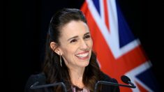 Nouvelle-Zélande : la Première ministre imperturbable pendant un séisme en direct