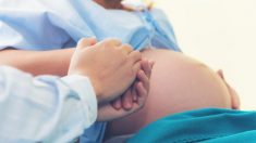 Une nouvelle maman donne naissance à des quadruplés identiques d’une extrême rareté