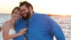 Un homme obèse perd 136 kilos en 15 mois avant d’épouser son coup de foudre du lycée