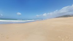 Coronavirus : une plage espagnole désinfectée à l’eau de javel fait l’objet d’une polémique