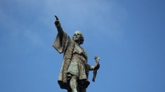 « Meurtrier », « violeur » : une statue de Christophe Colomb aspergée de peinture et taguée à Rouen