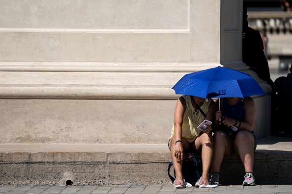 De très fortes chaleurs (35 °C) sont attendues prochainement.   (Photo : KENZO TRIBOUILLARD/AFP via Getty Images)