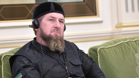Les troupes tchétchènes du Kremlin engagées en Ukraine ont reçu des blindés produits en Chine