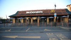 5 jeunes écroués après avoir agressé les employés d’un McDonald’s leur demandant de porter un masque