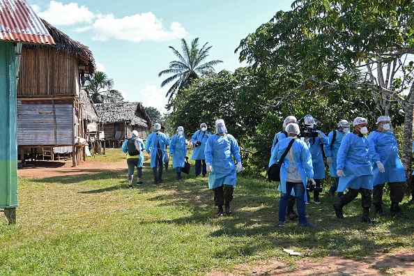 -Les Forces armées brésiliennes ont lancé un programme d'aide aux populations isolées d'Amazonie pour lutter contre le nouveau coronavirus, le 18 juin 2020. Photo par EVARISTO SA / AFP via Getty Images.