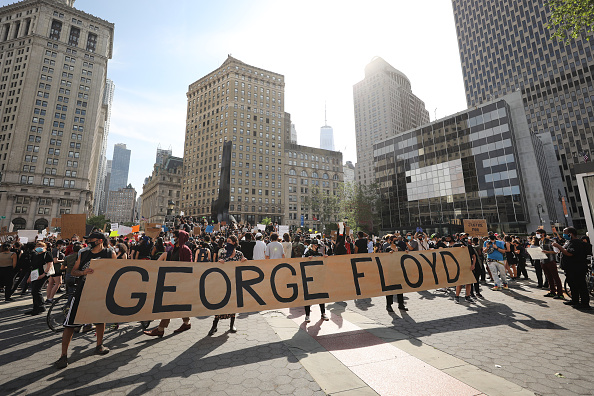 Une manifestation à New-York dénonce la manière dont a été tué George Floyd (Spencer Platt/Getty Images)