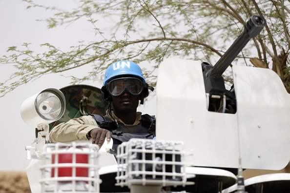 Des Casques bleus patrouillent le 27 juillet 2013 dans la ville de Kidal, au nord du Mali.     (Photo : KENZO TRIBOUILLARD/AFP via Getty Images)