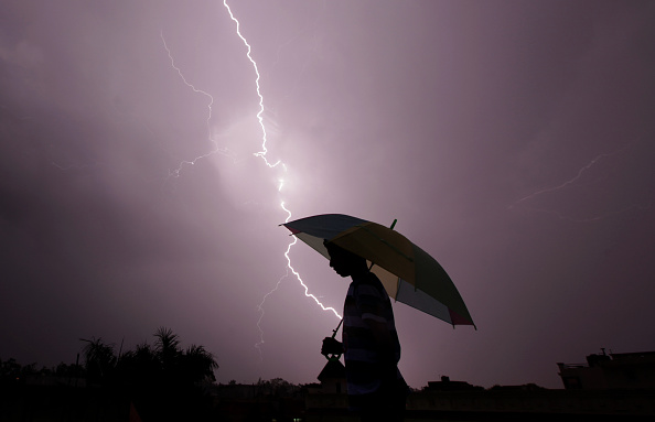   Les éclairs meurtriers sont assez fréquents en Inde pendant la mousson, qui dure de juin à septembre. (Photo : RAKESH BAKSHI/AFP via Getty Images)