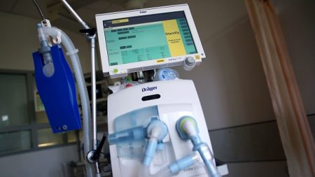 Un patient hospitalisé meurt après que sa famille a débranché son respirateur pour mettre un climatiseur à la place